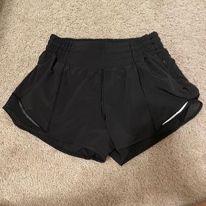 Black Lululemon Hotty Hot Shorts 2.5”
